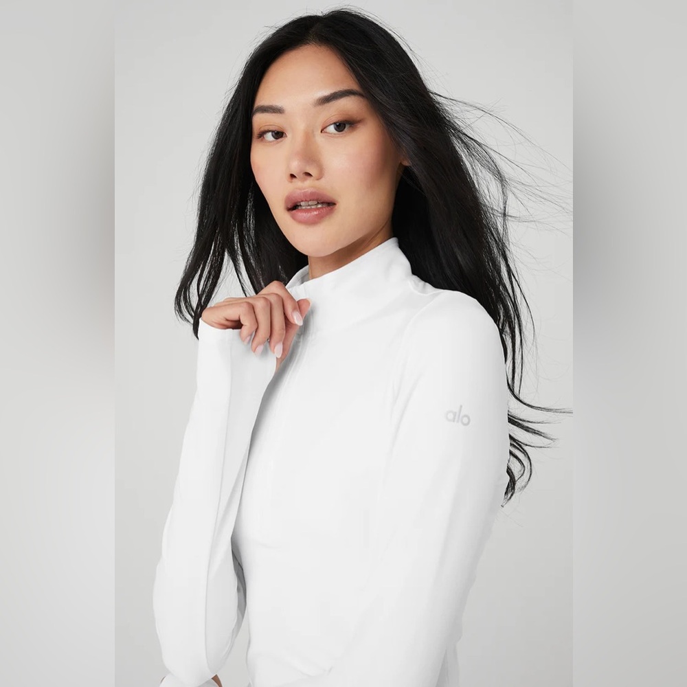 Alo Yoga Refine Turtleneck - Picture 3 of 5